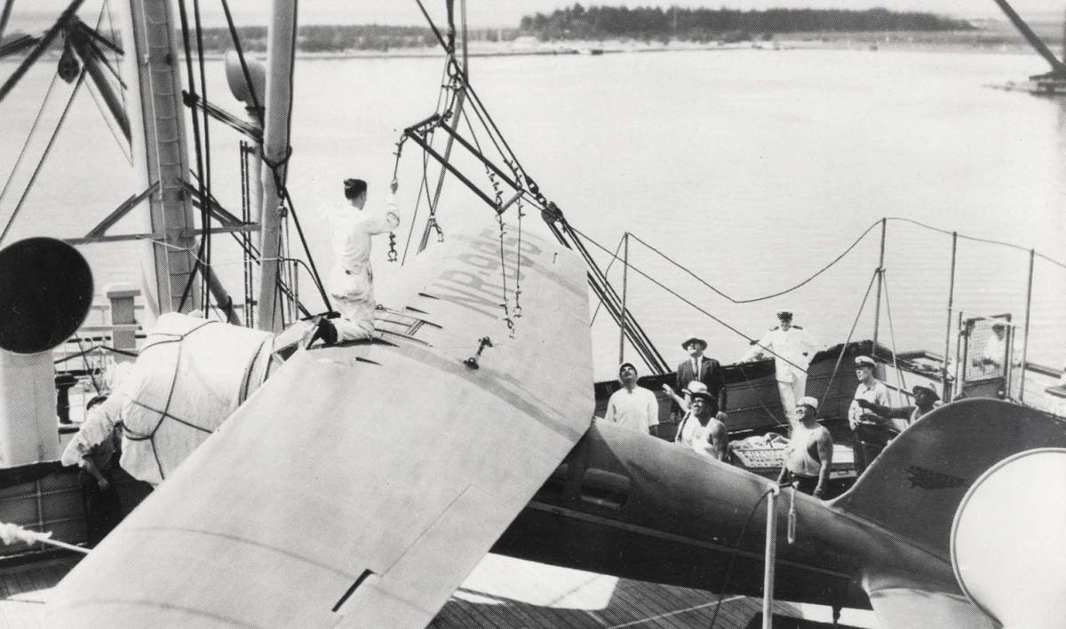 Hawaii Aviation Photos of Amelia Earhart